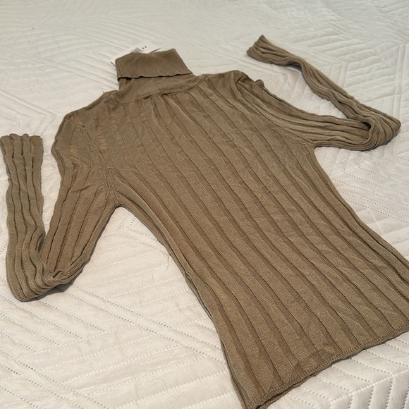 NWT TOPSHOP BROWN RIBBED TURTLENECK SWEATER - Picture 2 of 2